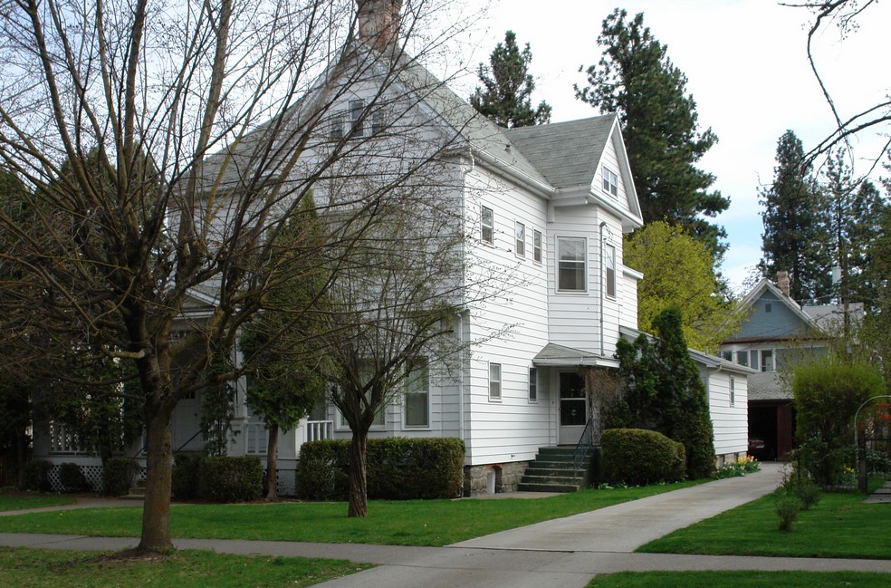 Ballard Howe House Apartments in Seattle, WA - Foto de edificio