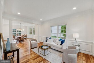 4 Yellow Plum Ct in Rockville, MD - Building Photo - Building Photo