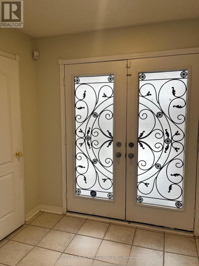 36 Newark Way in Brampton, ON - Building Photo - Building Photo