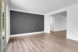 3864 Coconut Cir S in Naples, FL - Building Photo - Building Photo