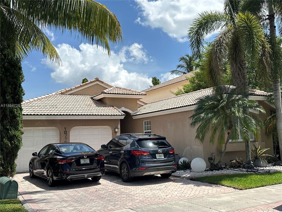 10772 NW 71st St in Doral, FL - Building Photo