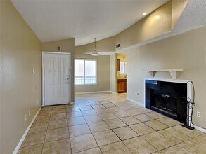 5550 Spring Valley Rd in Dallas, TX - Building Photo - Building Photo