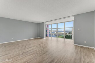 1224 S Peninsula Dr in Daytona Beach, FL - Building Photo - Building Photo