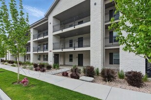 64 W 600 S in Springville, UT - Building Photo