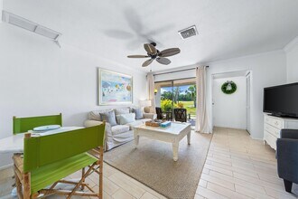 3563 Longmeadow in Sarasota, FL - Building Photo - Building Photo