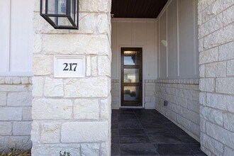 217 Northcrest Dr in Liberty Hill, TX - Building Photo - Building Photo