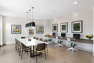 Park Montgomery West in Silver Spring, MD - Foto de edificio - Building Photo