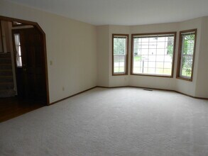 2934 Hunter Way in West Linn, OR - Building Photo - Building Photo