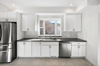 3817 Naughton Ave in Belmont, CA - Building Photo - Building Photo