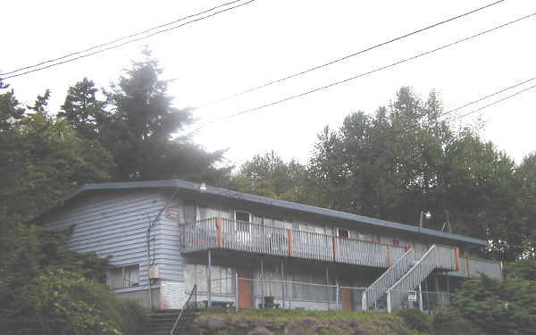 Hub Apartments in Seatac, WA - Building Photo