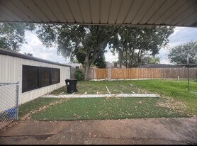 10907 Montverde Ln in Houston, TX - Building Photo
