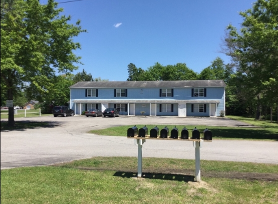 Johnson Street Apartments in Burgaw, NC - Foto de edificio - Building Photo