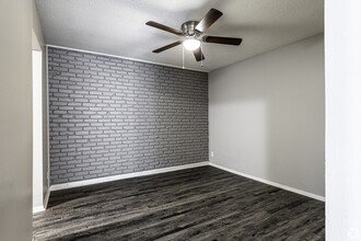 Windsong Apartments in Kansas City, MO - Building Photo - Interior Photo