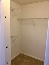 1801 E Katella Ave in Anaheim, CA - Foto de edificio - Building Photo