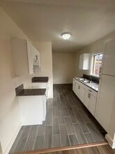 317 E 61st St in Long Beach, CA - Foto de edificio - Building Photo