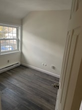 97 Victoria Ave in Cranston, RI - Foto de edificio - Building Photo