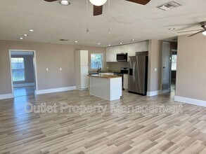 890 Merrimac St in Deltona, FL - Building Photo - Building Photo