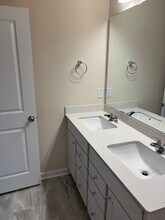 837 Falls Grove Trl in High Point, NC - Building Photo - Building Photo