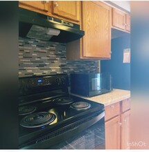 11810 S Komensky Ave, Unit 201 in Alsip, IL - Building Photo - Building Photo