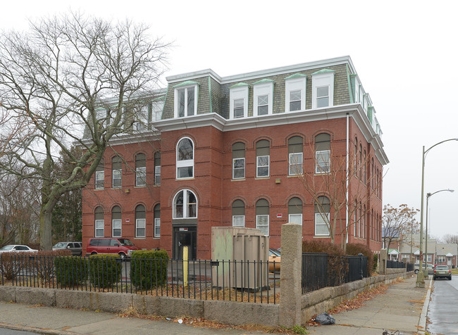 167 Acushnet Ave in New Bedford, MA - Foto de edificio - Building Photo