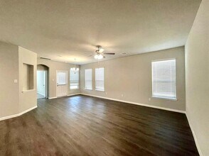 445 Aurora Creek Ln in Katy, TX - Foto de edificio - Building Photo