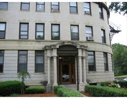 1880 Commonwealth Ave in Boston, MA - Building Photo