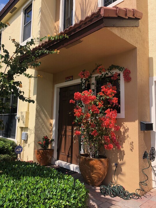 1747 NE 12th St in Fort Lauderdale, FL - Building Photo