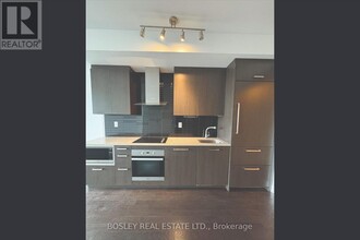 3018-3018 Yonge St in Toronto, ON - Building Photo - Building Photo