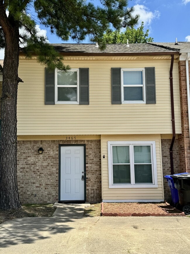 property at 3467 Waltham Cir