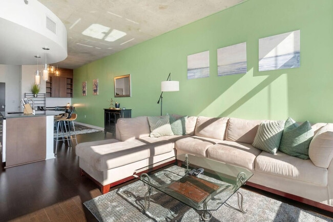 1325 Stout St in Denver, CO - Building Photo - Building Photo