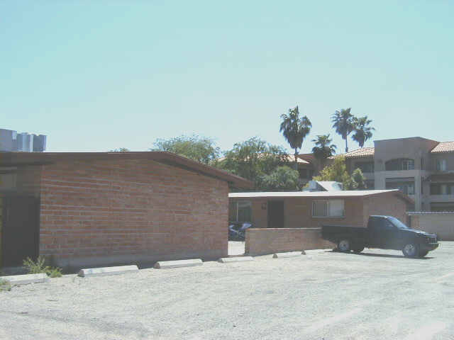 3702-3712 N 4th Ave in Tucson, AZ - Foto de edificio - Building Photo