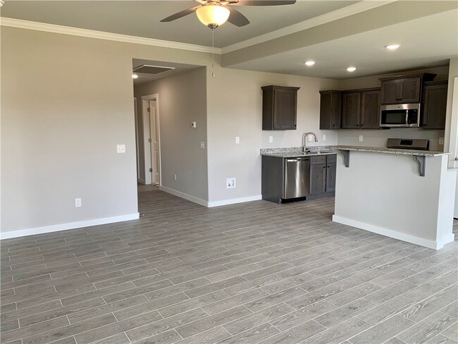 property at 432 Red Robin St