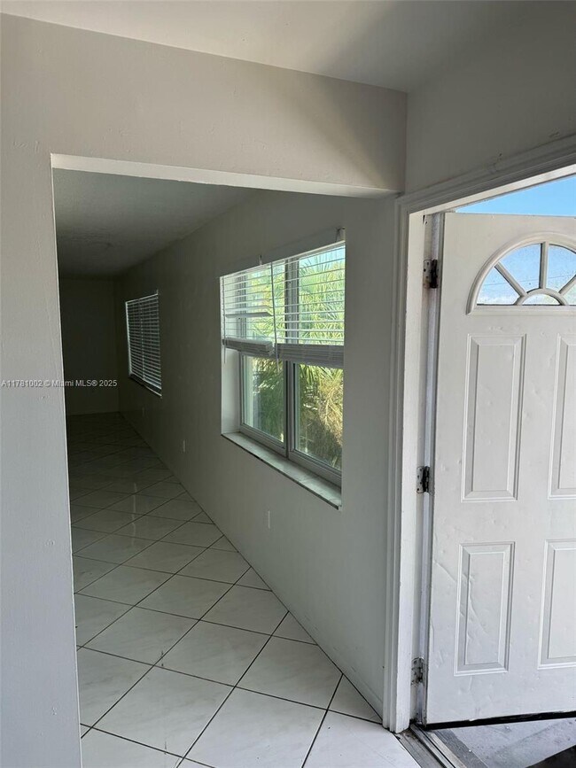 2022 Pierce St in Hollywood, FL - Building Photo - Building Photo