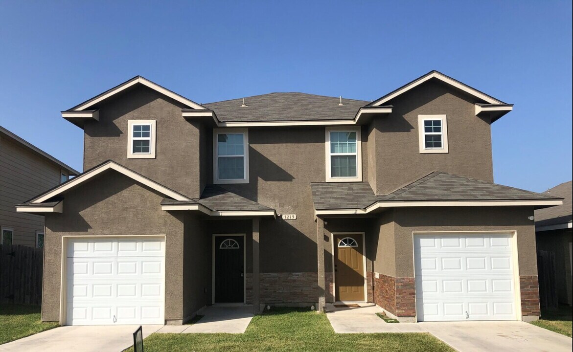 7215 Golf Way in San Antonio, TX - Building Photo