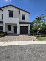 200 SW 159th Way, Unit TOWNHOUSE in Pembroke Pines, FL - Building Photo