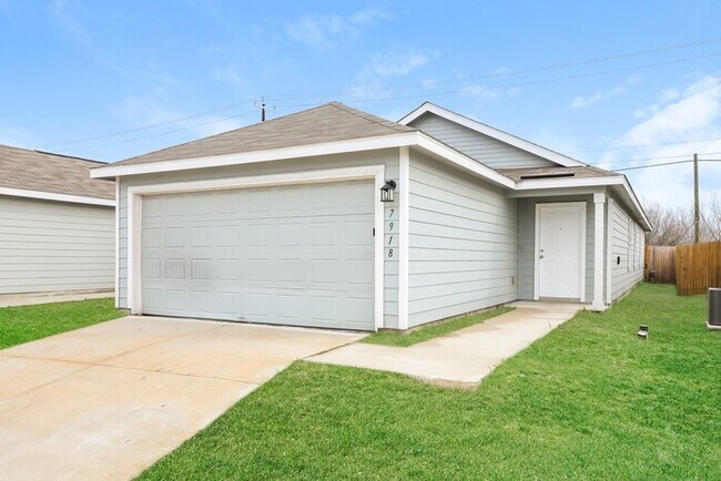 7918 Serro Medina in San Antonio, TX - Building Photo - Building Photo