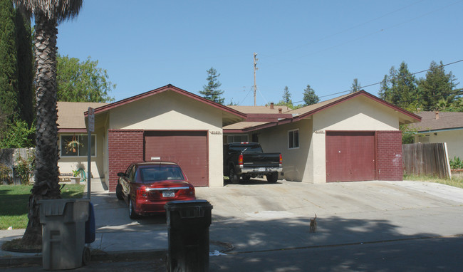 5135-5139 Snow Dr in San Jose, CA - Foto de edificio - Building Photo