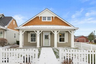 2121 N Country Vista Blvd in Liberty Lake, WA - Building Photo