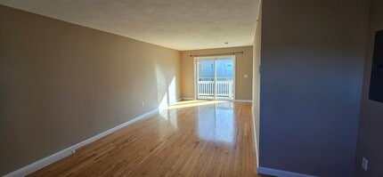 41 Beatrice St in Danville, NH - Building Photo - Building Photo