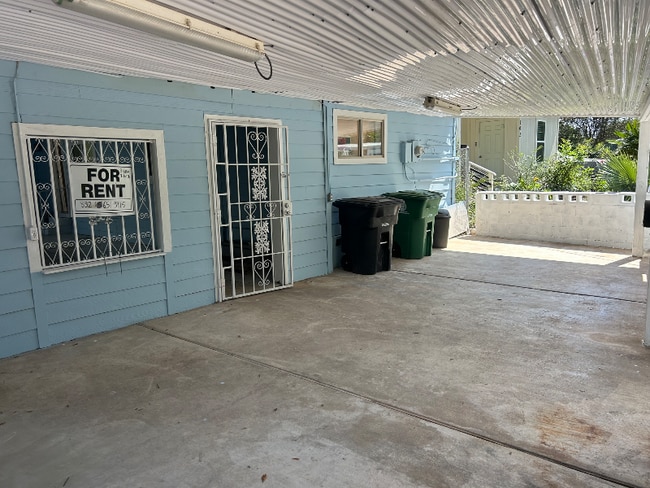 904 E Hedrick St in Houston, TX - Building Photo - Building Photo