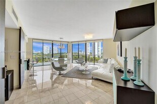 20281 E Country Club Dr in Aventura, FL - Building Photo