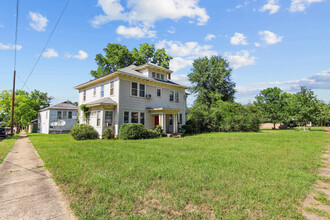 301 E Angelina St in Palestine, TX - Building Photo - Building Photo