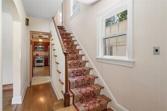 44 Hamilton Rd in Scarsdale, NY - Foto de edificio - Building Photo