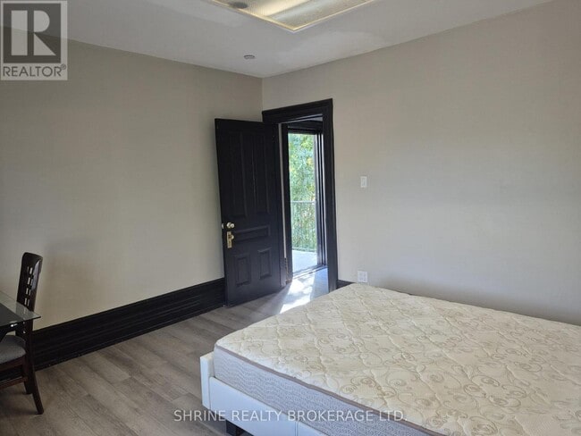 607 Queens Ave