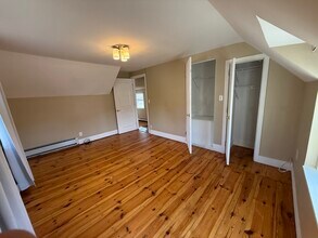 3 Pond St, Unit Apt. 2 in Salem, NH - Building Photo - Building Photo