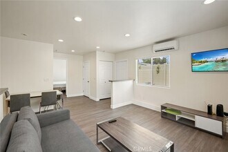 11716 Paso Robles Ave in Los Angeles, CA - Building Photo - Building Photo