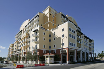 Colonnade at Dadeland in Miami, FL - Building Photo - Building Photo