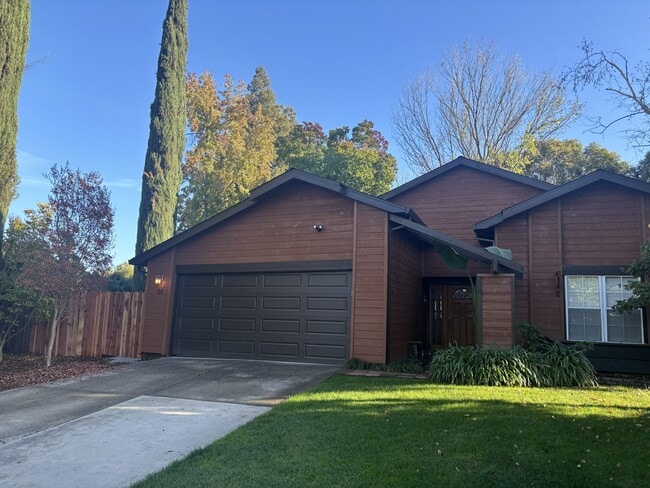 property at 34 Alvares Ct