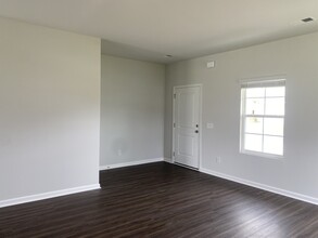 107 Stillhouse Dr in Springfield, GA - Building Photo - Building Photo