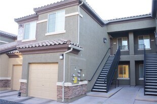 6868 Sky Pointe Dr in Las Vegas, NV - Building Photo